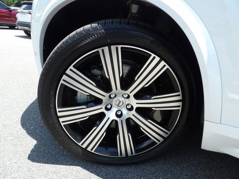 Certified 2025 Volvo XC90 T8 Plus AWD/4WD image 31