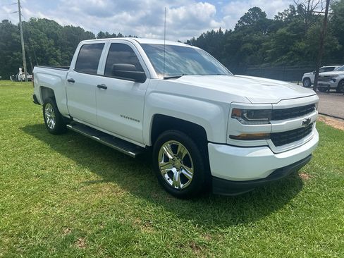 Used 2018 Chevrolet Silverado 1500 Custom w/ Custom Value Package RWD image 7