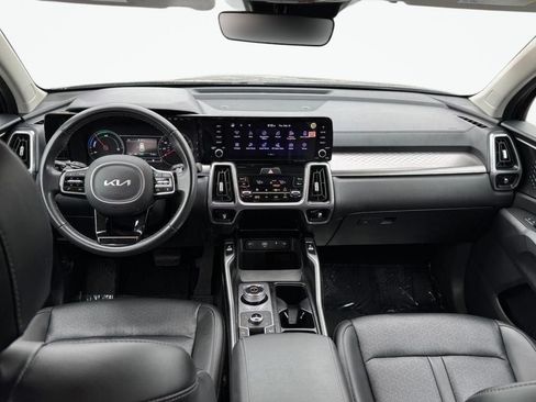 Used 2023 Kia Sorento EX AWD/4WD image 11