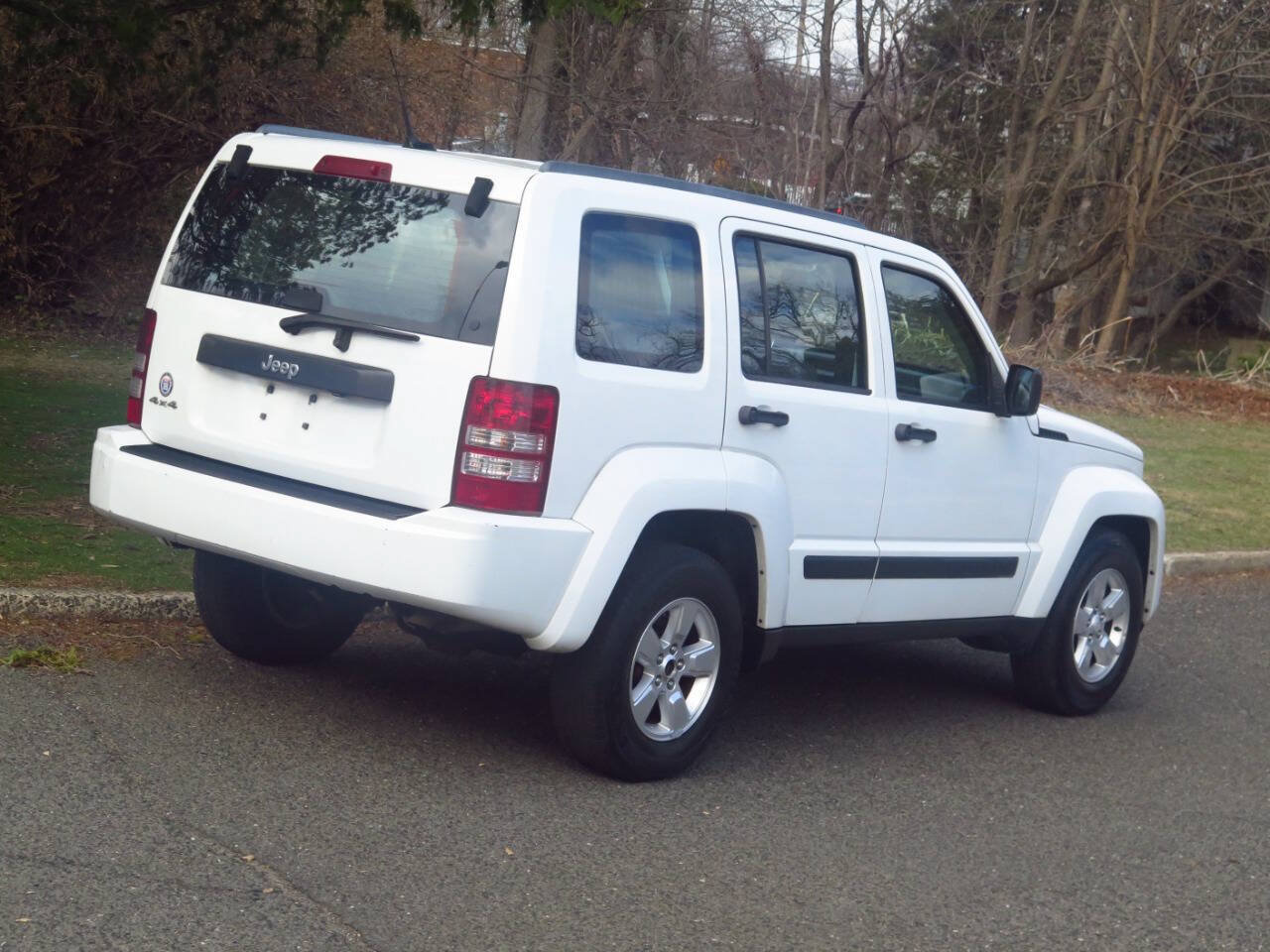 Used 2011 Jeep Liberty Sport AWD/4WD image 22
