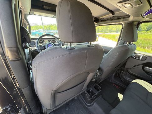 Used 2018 Jeep Wrangler Unlimited Sport S AWD/4WD image 18