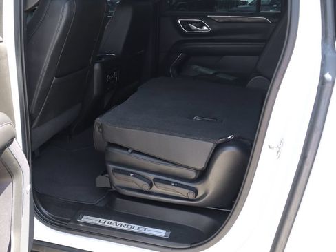Used 2021 Chevrolet Suburban LT RWD image 48