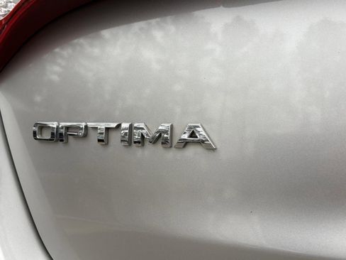 Used 2011 Kia Optima EX image 11