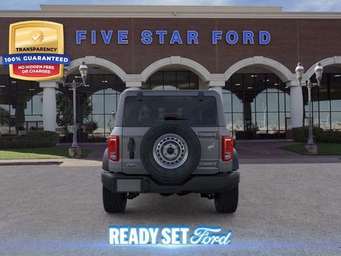 New 2025 Ford Bronco Base image 6