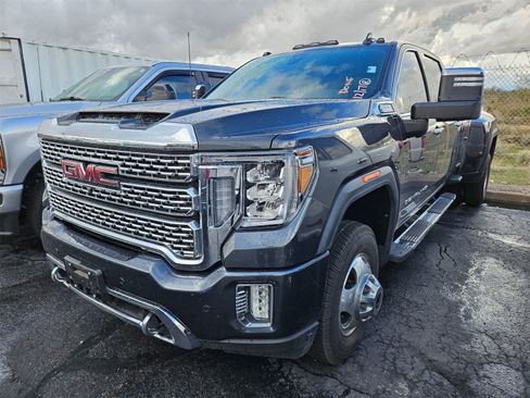 Used 2021 GMC Sierra 3500 Denali w/ Denali Ultimate Package image 3
