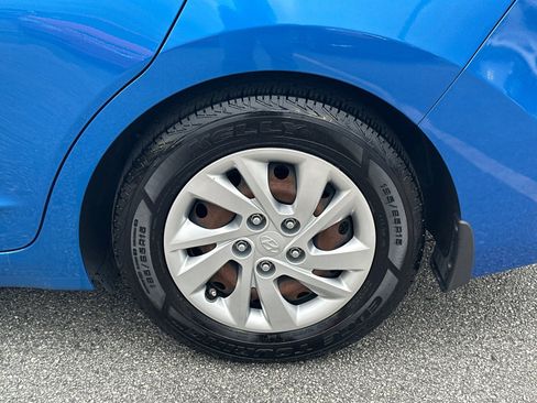 Used 2017 Hyundai Elantra SE image 19