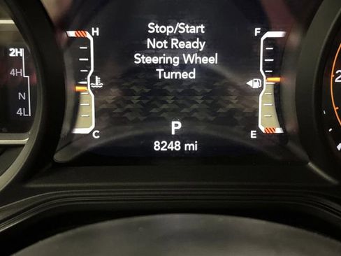 Used 2024 Jeep Gladiator Rubicon w/ Technology Group image 6