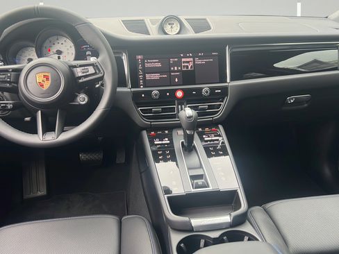 New 2026 Porsche Macan AWD/4WD image 17