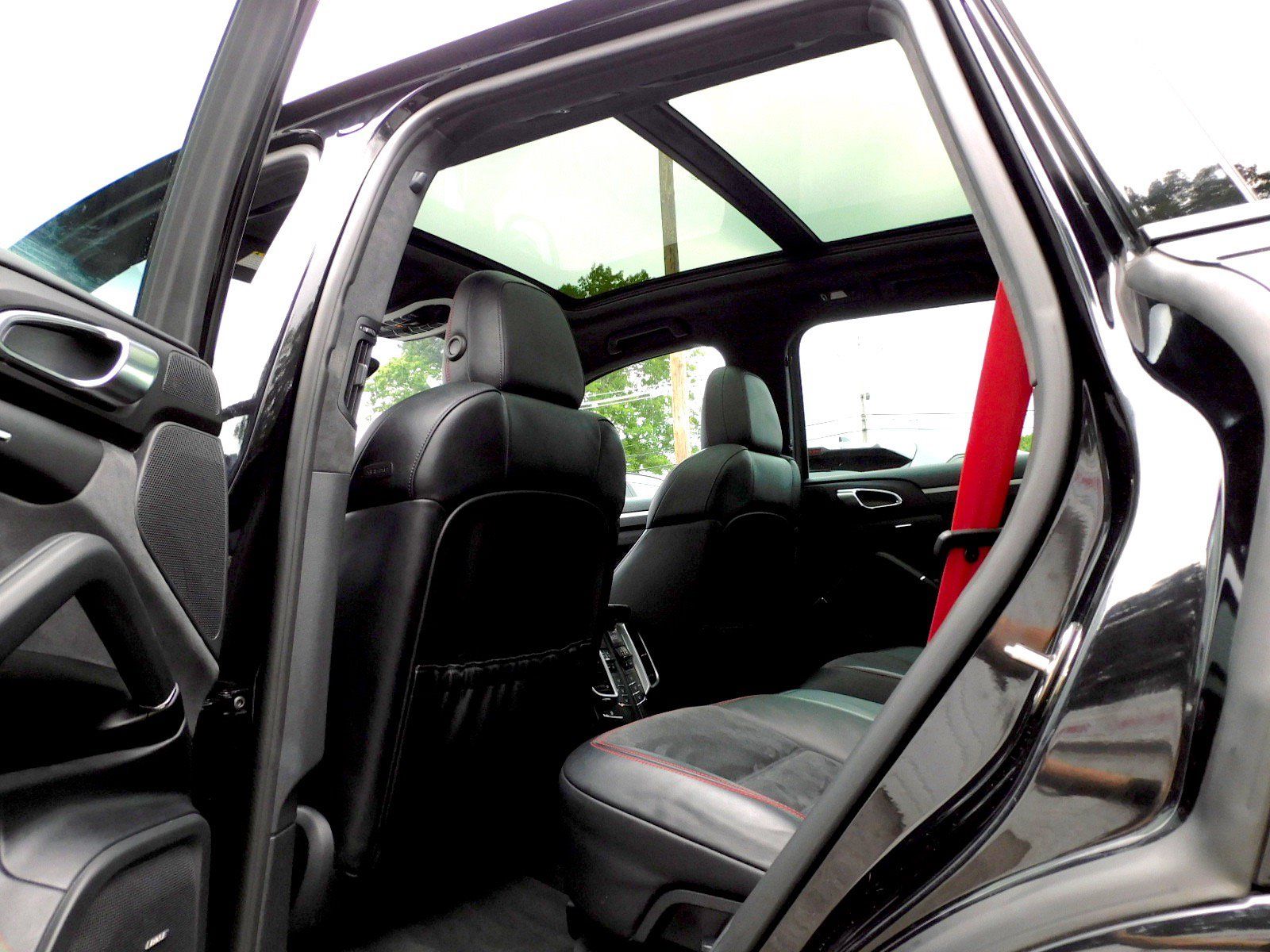 Used 2016 Porsche Cayenne GTS AWD/4WD image 15