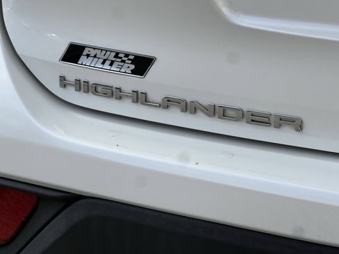 Used 2020 Toyota Highlander L image 26