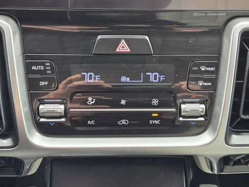 Used 2023 Kia Sorento EX w/ Panoramic Sunroof Package image 18