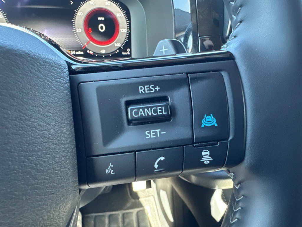 Used 2026 Nissan Pathfinder SL AWD/4WD image 16