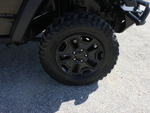 Used 2015 Jeep Wrangler Sport AWD/4WD image 44