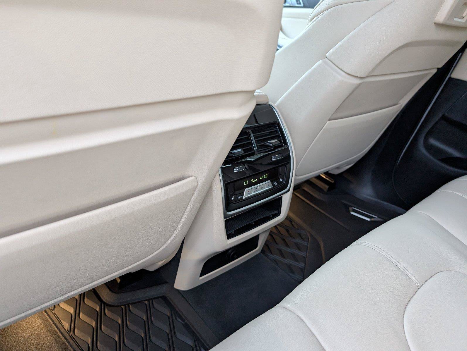 Used 2022 BMW X5 sDrive40i w/ Luxury Seating Package RWD image 32