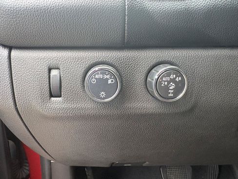 Used 2021 Chevrolet Colorado ZR2 AWD/4WD image 16