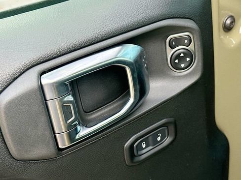 New 2026 Jeep Gladiator Sport AWD/4WD image 18