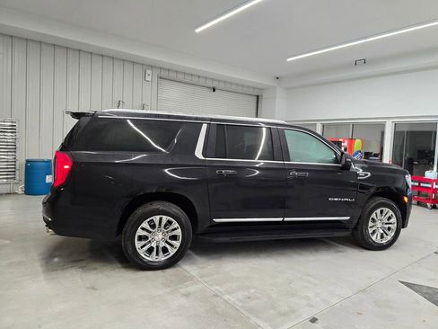 Used 2024 GMC Yukon XL Denali image 7