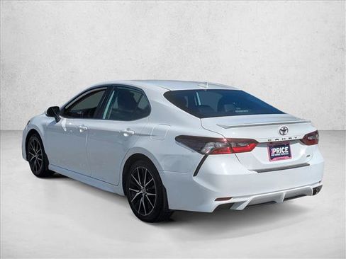 Used 2024 Toyota Camry SE FWD image 8