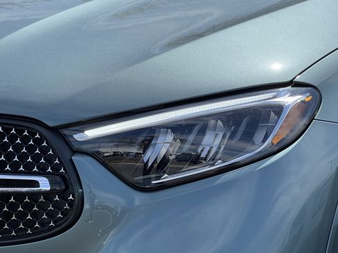 Used 2025 Mercedes-Benz GLC 350e image 7