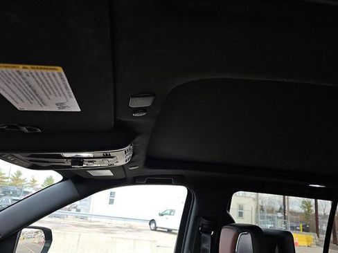 Used 2023 GMC Yukon Denali Ultimate image 8