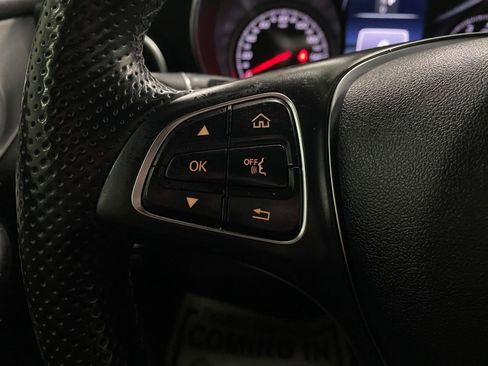 Used 2019 Mercedes-Benz GLC 300 4MATIC image 16