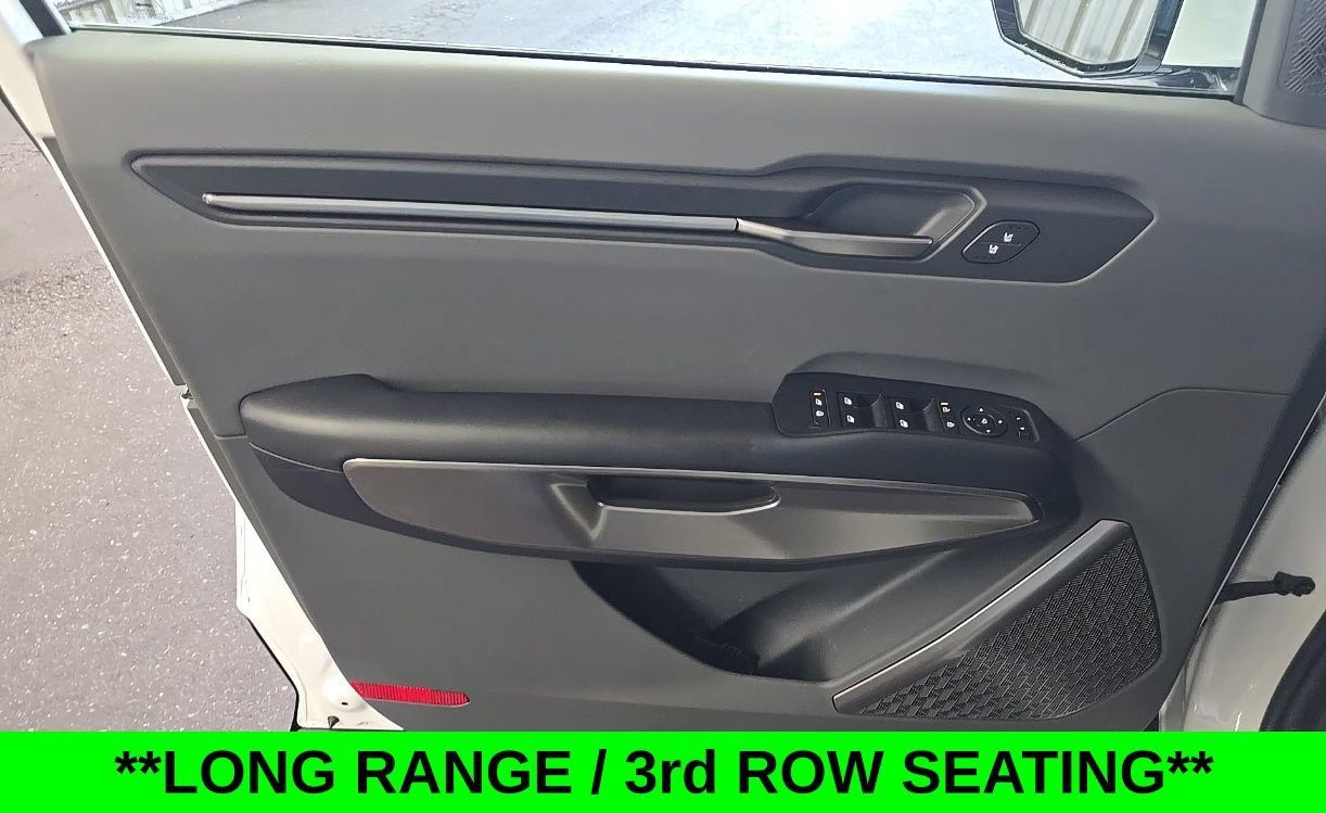Certified 2024 Kia EV9 Light Long Range RWD image 15