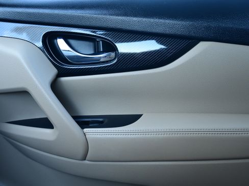 Used 2018 Nissan Rogue SL w/ Premium Package image 27