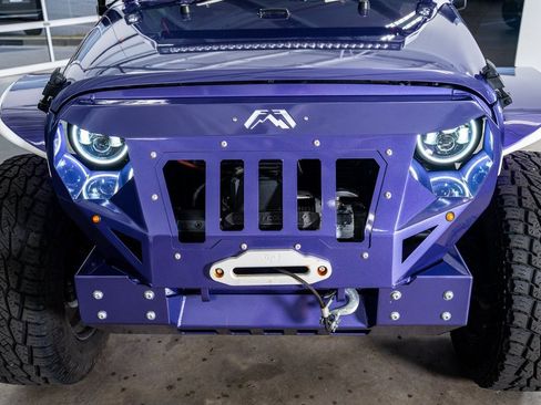 Used 2018 Jeep Wrangler Unlimited Sahara image 14