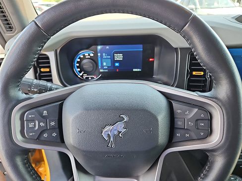 Used 2021 Ford Bronco Badlands AWD/4WD image 16