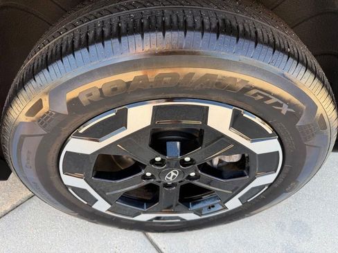 Used 2025 Hyundai Santa Fe SEL w/ Tow & Go Package FWD image 27