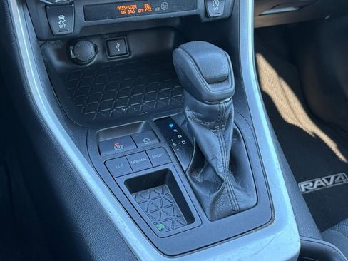 Certified 2021 Toyota RAV4 XLE image 22