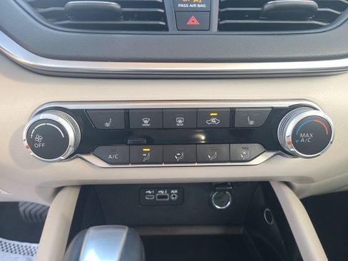 Used 2022 Nissan Altima 2.5 SV w/ SV Premium Package image 27