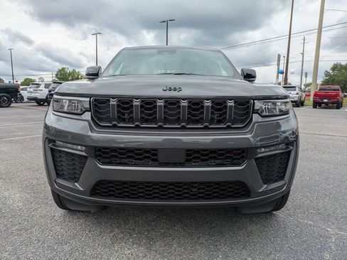 Used 2026 Jeep Grand Cherokee Limited w/ Limited Altitude Package RWD image 9