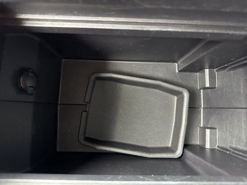 Used 2025 Toyota Highlander XLE image 22