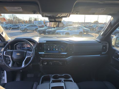Used 2024 Chevrolet Silverado 1500 LT image 29