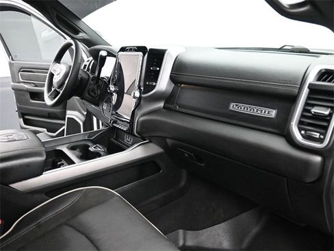 Used 2020 RAM 2500 Laramie w/ Night Edition image 24