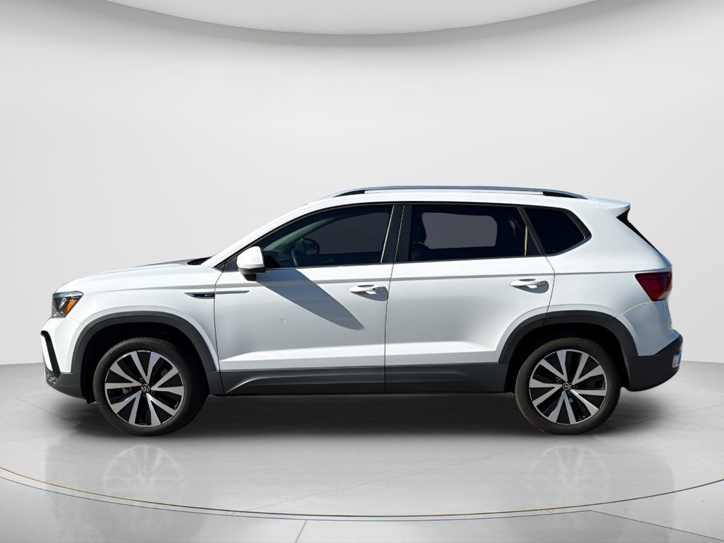 Used 2022 Volkswagen Taos SE FWD image 11