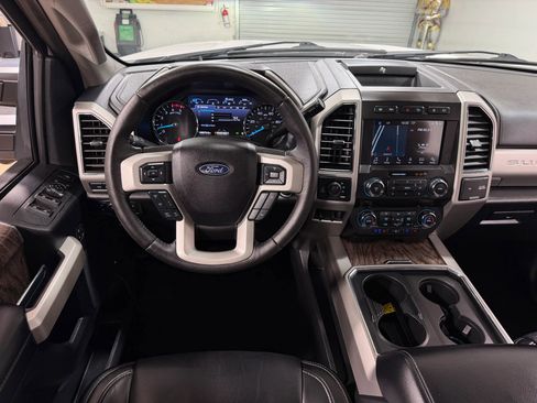 Used 2019 Ford F250 Lariat w/ Lariat Ultimate Package AWD/4WD image 23
