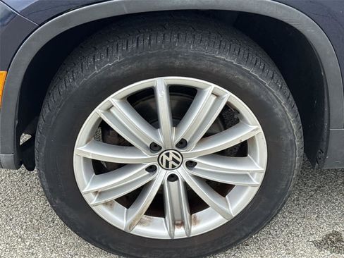 Used 2012 Volkswagen Tiguan SE AWD/4WD image 12