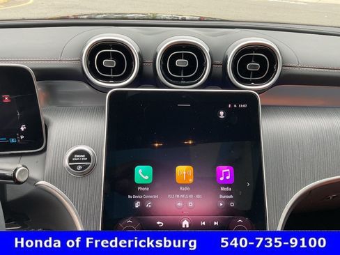 Used 2025 Mercedes-Benz GLC 300 4MATIC image 35