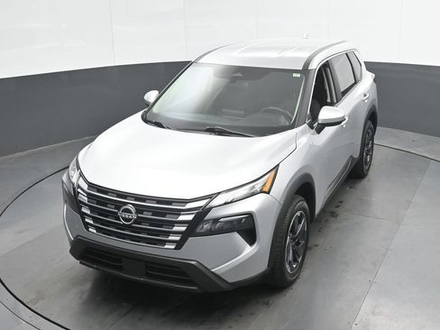 Used 2024 Nissan Rogue SV FWD image 35