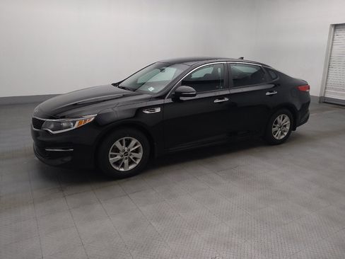 Used 2017 Kia Optima LX FWD image 2