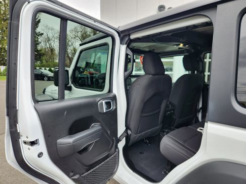 Used 2022 Jeep Wrangler Unlimited Sport AWD/4WD image 40