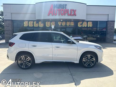 Used 2023 BMW X1 xDrive28i w/ M Sport Package AWD/4WD image 1