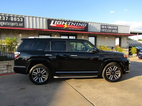 Used 2016 Toyota 4Runner SR5 image 5