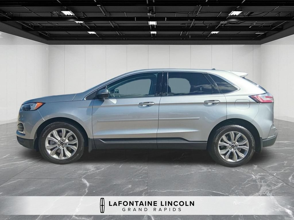 Used 2023 Ford Edge Titanium AWD/4WD image 3