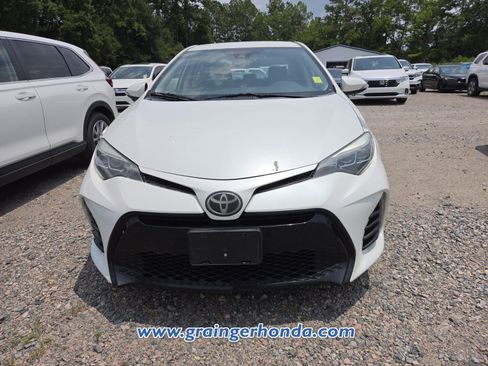 Used 2018 Toyota Corolla SE w/ Carpet Mat Package (TMS) FWD image 3