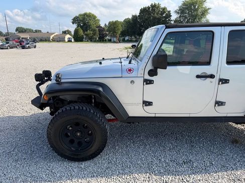 Used 2008 Jeep Wrangler Unlimited Sahara w/ Dual Top Group AWD/4WD image 19