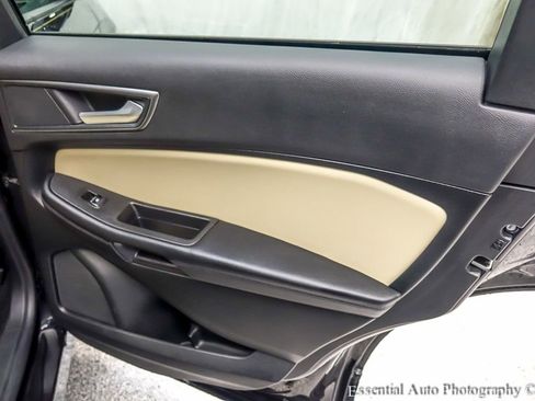 Used 2024 Ford Edge SE w/ Black Appearance Package image 23