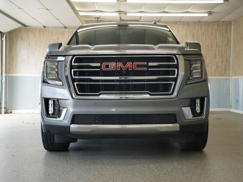 Used 2021 GMC Yukon SLT w/ SLT Luxury Package AWD/4WD image 2